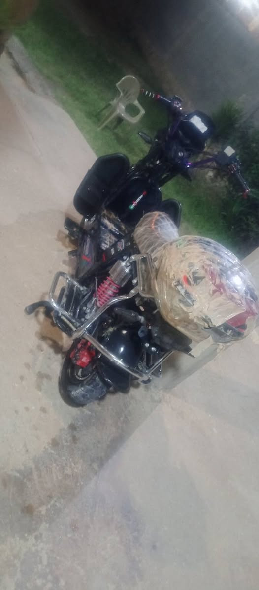 السلام عليكم موتور للبيع شحن بطاريات بعدهن جديده ست بطاريات موديل 25 ويرهم مراوس وسعر 500 وبي مجال


**إذا كنت صاحب هذا الإعلان وتريد حذفه لأي سبب، رجاءا أرسل رسالة إلى الدعم الفني**