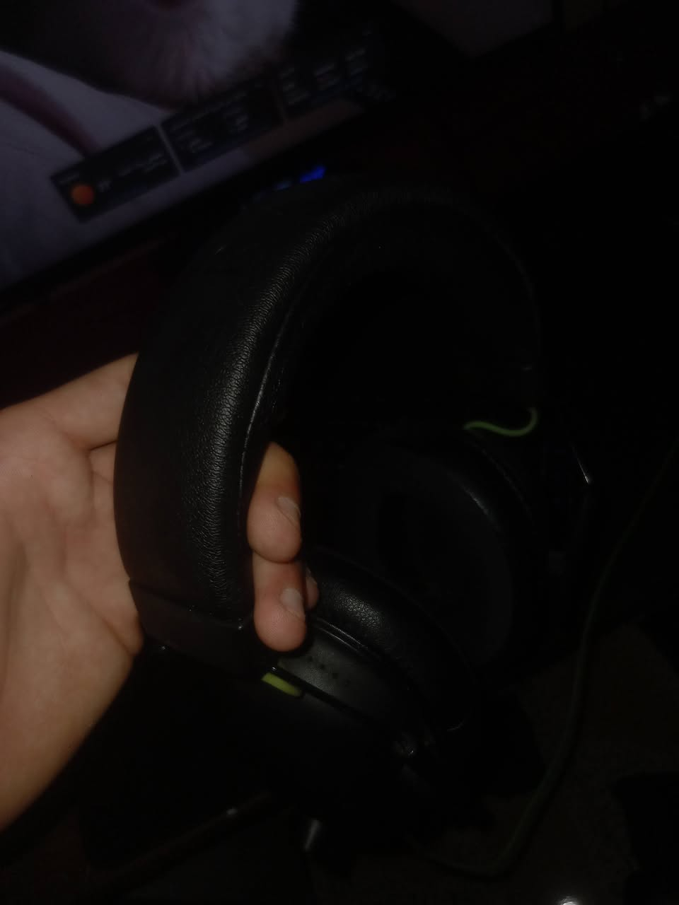 من رخصت لادمن
Intelالمعالج : Core i5
 12400f 
البورد : H610 Asus Prime 

الكرت ZOTAC  Rtx 3060ti

الهاردات m.q
M.2 128gb +  hdd500t +ssd128 +ssd 1t لكن في مشكله وهوا يستقبل 300 gb خلل في القرائه 

الرامات : Ram 2*8 3200mhz 

الباور سبلاي : 750w 80plus 

الكيس : Antec NX292

مبرد: sama ka450

سماعه :RAZER BLACK SHARK V2X

كيبورد مغناطيسي
:RAVEN68 

ماوس+ماوس باد
:ATTACK SHARK X11

شاشه :MSI
موصفاتها بصوره مابيها اي خلل او اي خدش

الباكيتات المتوفره للقطعه السماعه+الماوس+الكيبورد+الهارد+البور +لوحه لالم + المبرد + شاشه
اسمع سعركم


**إذا كنت صاحب هذا الإعلان وتريد حذفه لأي سبب، رجاءا أرسل رسالة إلى الدعم الفني**