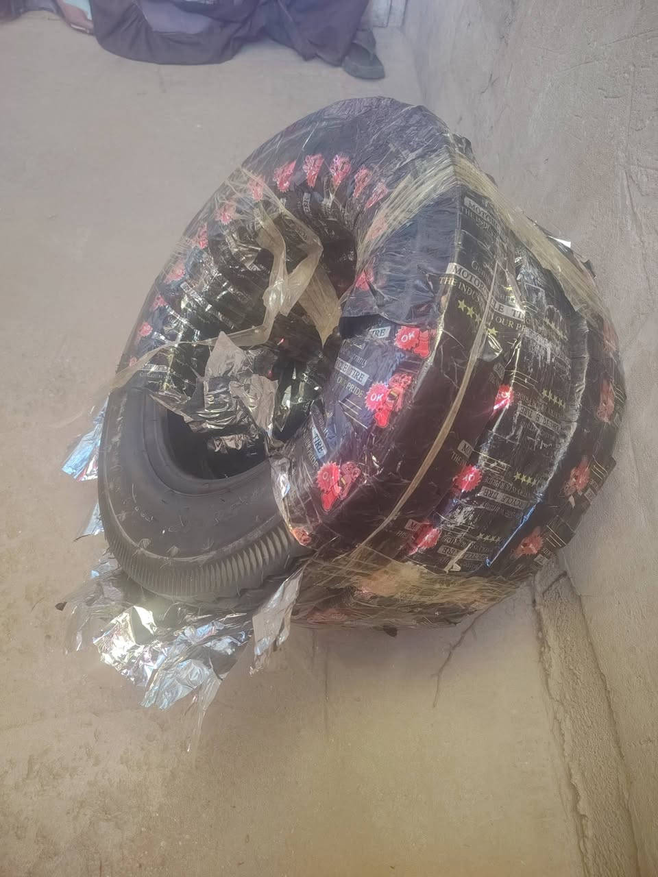 سلام عليكم تايرات حجم 12 ع450 مال دايوان جدد سعر قفل 60 تايرات 3 عنوان بغداد الحبيبيه ***********
