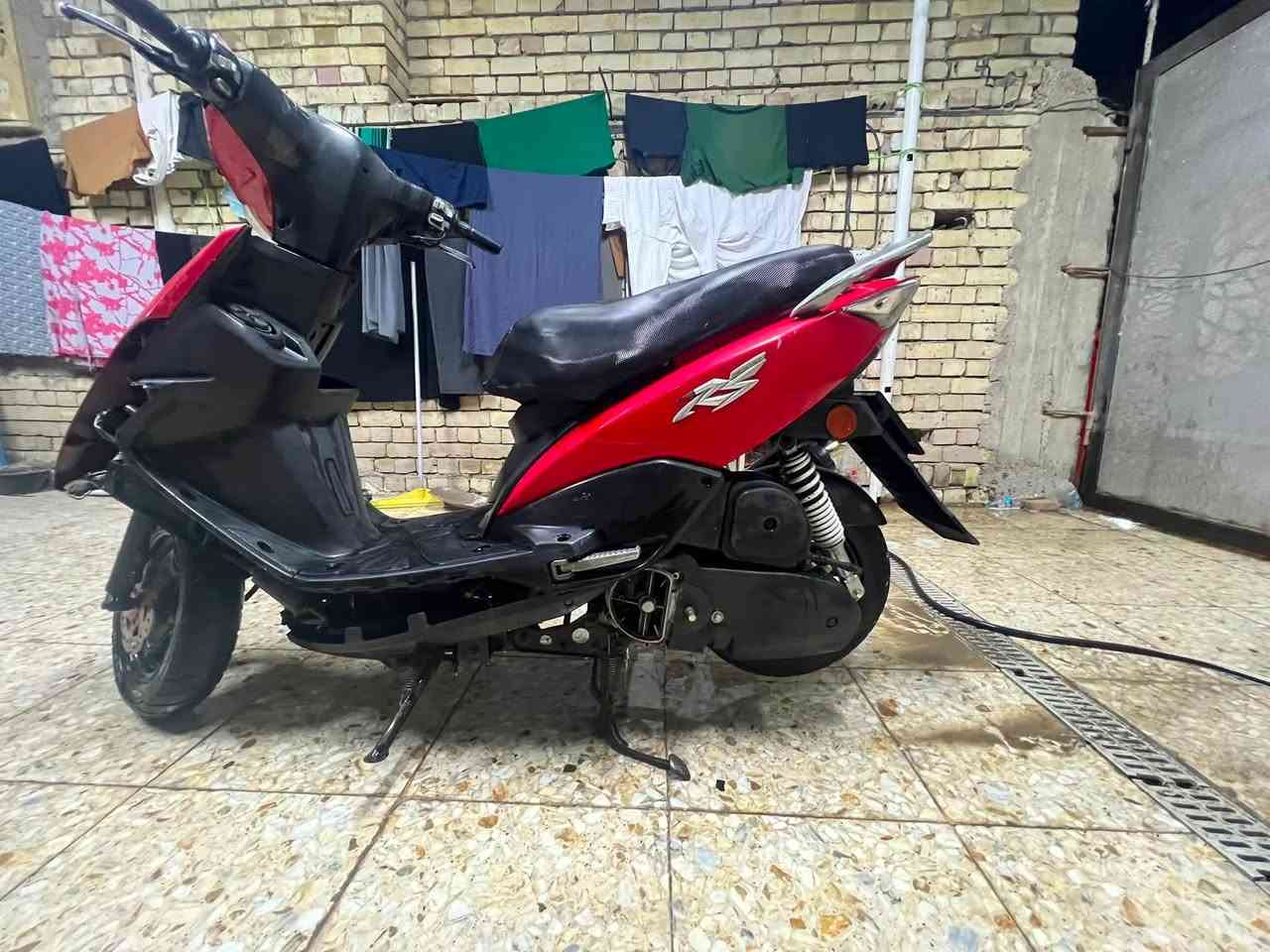 سلام عليكم شباب ماكس مضلع حديث نوزل خطين موديل13 بيه نقص ترايش و اشاير اماميه دراجه نظيفه حلوه شلعته فول  مكينه بلاد 49 سعره ٥٧٥ الف وبيه مجال مكاني بغداد المشتل *********** المو شراي لا يجيني والي ما يعبجه سعر خلي يطلع كبل
