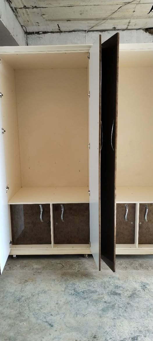 چوارتاکی دەستکرد موادی تورکی اسڵی زۆر پاک و خاوێن
نوێ و پوخت نرخی کۆتای 220 هەزار.حاجیاوا. 
***********
