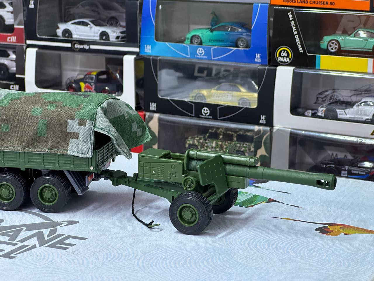 شاحنة نقل عسكرية مع مدفع هاوتزر
حجم 1/50 
حديد بالكامل 
وزن ثقيل 
السعر (( ٣٠ الف ))


**إذا كنت صاحب هذا الإعلان وتريد حذفه لأي سبب، رجاءا أرسل رسالة إلى الدعم الفني**