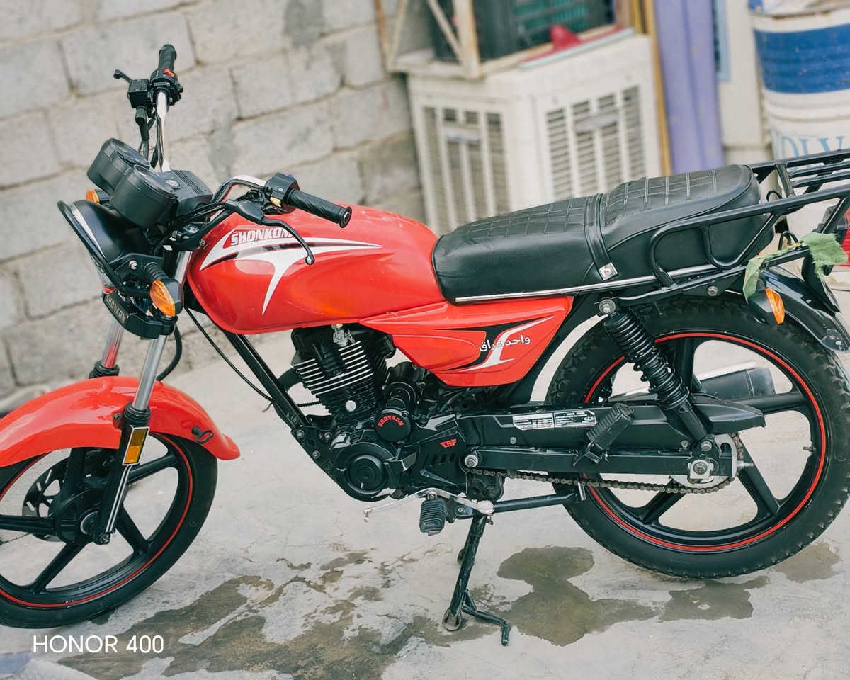 دراجه نوع shonkom
نضافة كدام عينك وشوف 
محرك جديد مملموس 
كهرائيات كله شغال 
موديل 2025 
سعر 900 الف بيها مجال للشراي
اوراق سكنر +مكاتبة بيع وشراء 
رقم التواصل ***********
