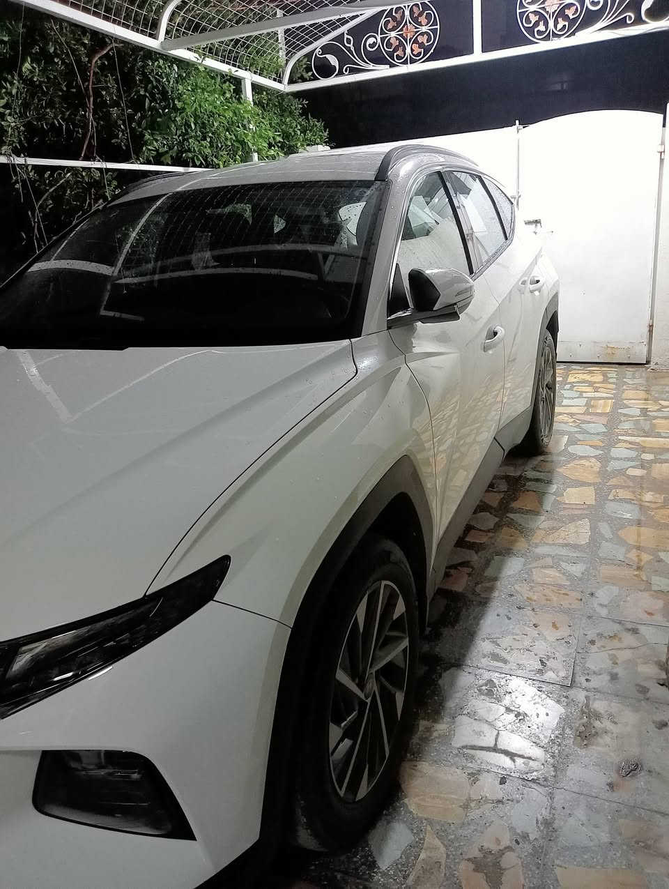 السلام عليكم للبيع توسان 23 مكفوله خليجي رقم بغداد انكليزي رقم الهاتف ***********
