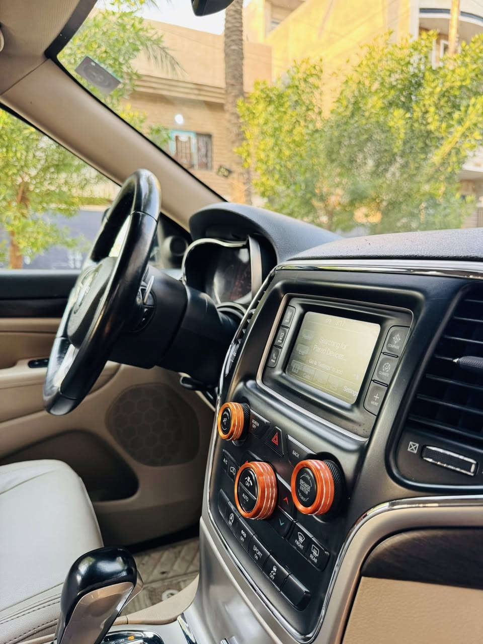 السلام عليكم جيب لاريدو 2016 كلين تايتل كفاله عامه من الضربه والصبغ والتبديل مكينه كير ع وضع الشركه
 ماشيه 83 mi
رقم بغداد بأسمي
كشنات جلد كهرباء شفتات استيرن 
شاشه كامره حساس خلفي 
ويل 18 تخم تاير جديد
بغداد الرصافه
***********
