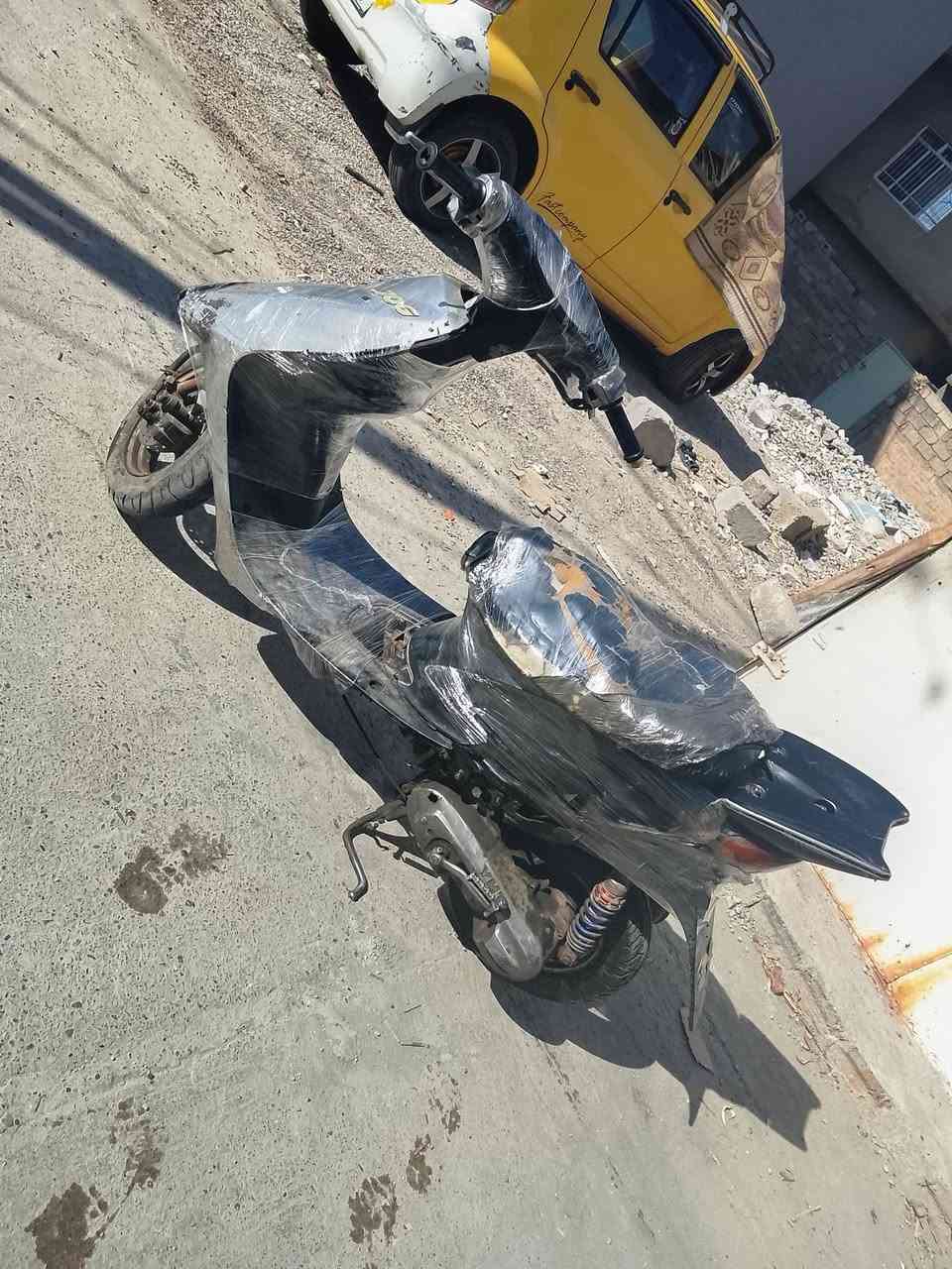 السلام عليكم ماطور فرخ لكزز ماطور نضيف مكينه فول تحريكه ومعدل ماتكدر تدوسلو الماطور بيه نقوصات فقط درع خلفي ومال ستيرن وقفل مال كشن الباقي شرط مكينه قبل اسبوع معمره سعرو 125 الف للتواصل ***********
