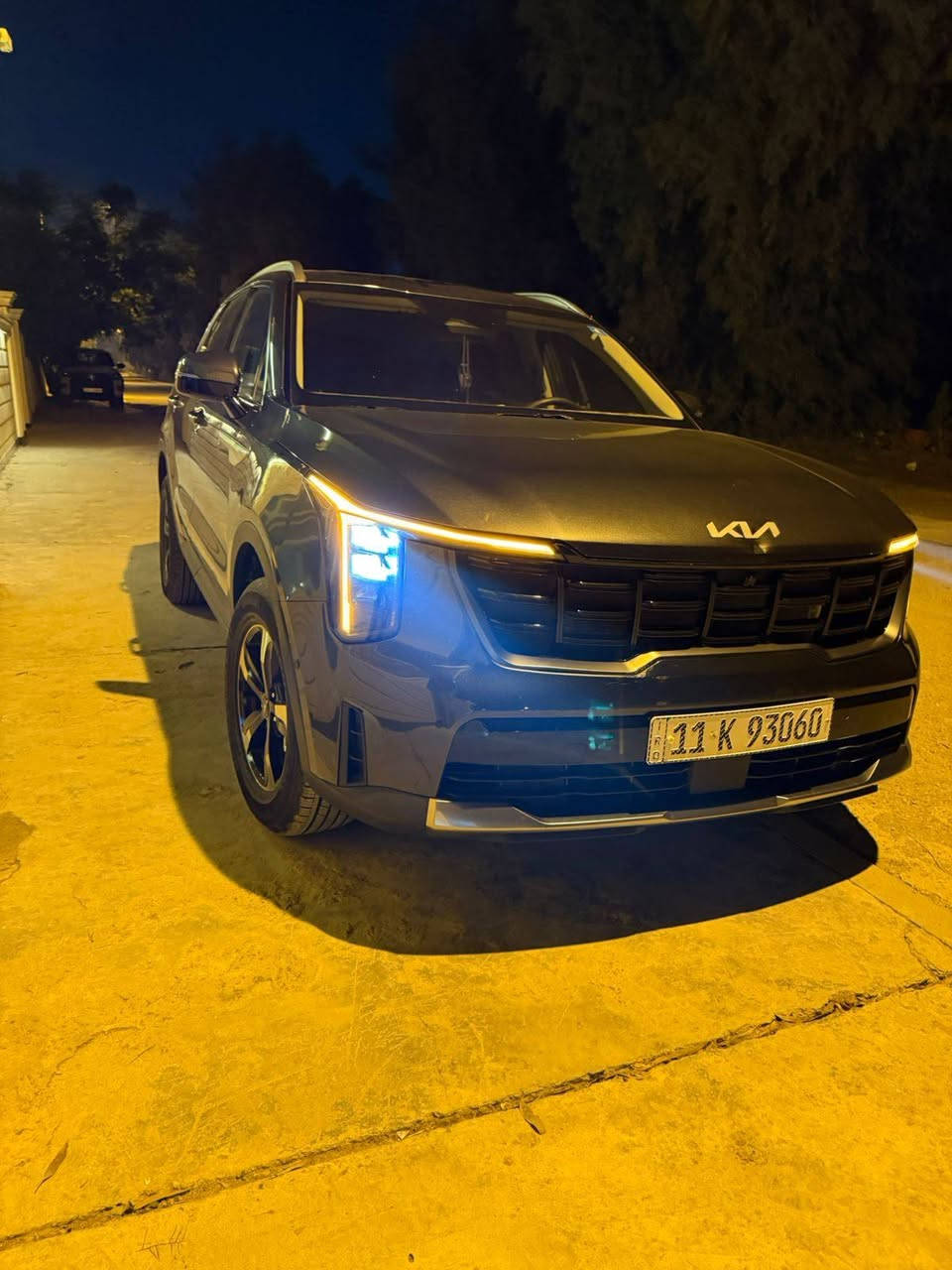 سلام عليكم سورنتو موديل 2024  مكفولة من صبغ
حادث بنيد فقط مبدل نفس اللون بدن دواخل بدون صبغ 
سيارة حلوه اخت زيرو ماشية 12 الف كيلو

مواصفات السيارة فول عدا الفتحة
محرك 2500 تنفس طبيعي
كير 8 نمر بصمه تشغيل بصمه بوب
كير عادي واتو + فور ويل
رادار امامي خلفي
شاشة متصله
7 انظمة قيادة
طبيعي - رياضي - اقتصادي- ذكي- تزحلق - دفع رفاعي -انحدار
كشن كهربائي تدفئة
7 راكب  قطعتين تبريد  تحكم ستيرن  تحكم تبريد شاشة لمس  وبعد بيها هواي مواصفات

السعر 258 وبيها مجال 
مكان السيارة بسامرة

***********
