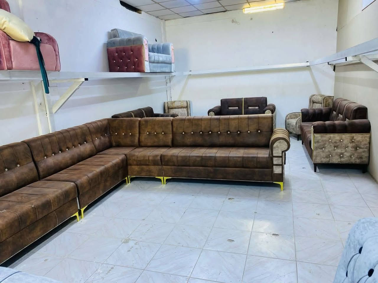 ديوان حسب الطلب المتر ب٨٠
***********التخم حسب الطلب موجود ب٤٥٠ وب ٦٥٠  
تسكام مكاني حله سنجار هذا الرقم للحجز بيه واتساب
