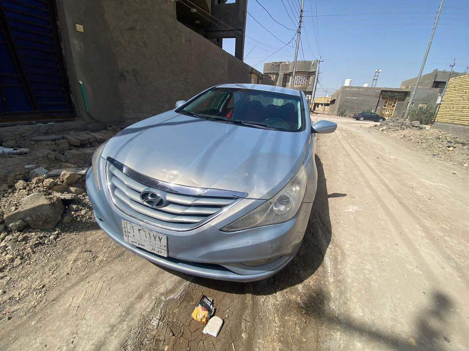 سوناتا ٢٠١٣ وارد امريكي رقم ذي قار تحويل 
جاهزه من كل شي حادثه مبدل بيهه باب خلفي مع رشات ابيع حزام السعر ٩٥ وبيه مجال 
للتواصل فقط ع الرقم ***********
