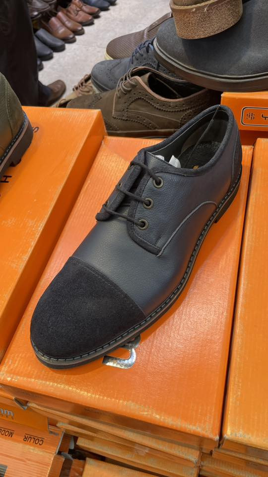 احذيه عمر العزو
. تنزيلات وتصفية مخازن
.احذيه رسميه
اي قطعه 15,000
جلد طبيعي
متوفر ألوان وقياسات 
العنوان موصل جانب الأيمن
باب السراي سوق الاحذيه


**إذا كنت صاحب هذا الإعلان وتريد حذفه لأي سبب، رجاءا أرسل رسالة إلى الدعم الفني**