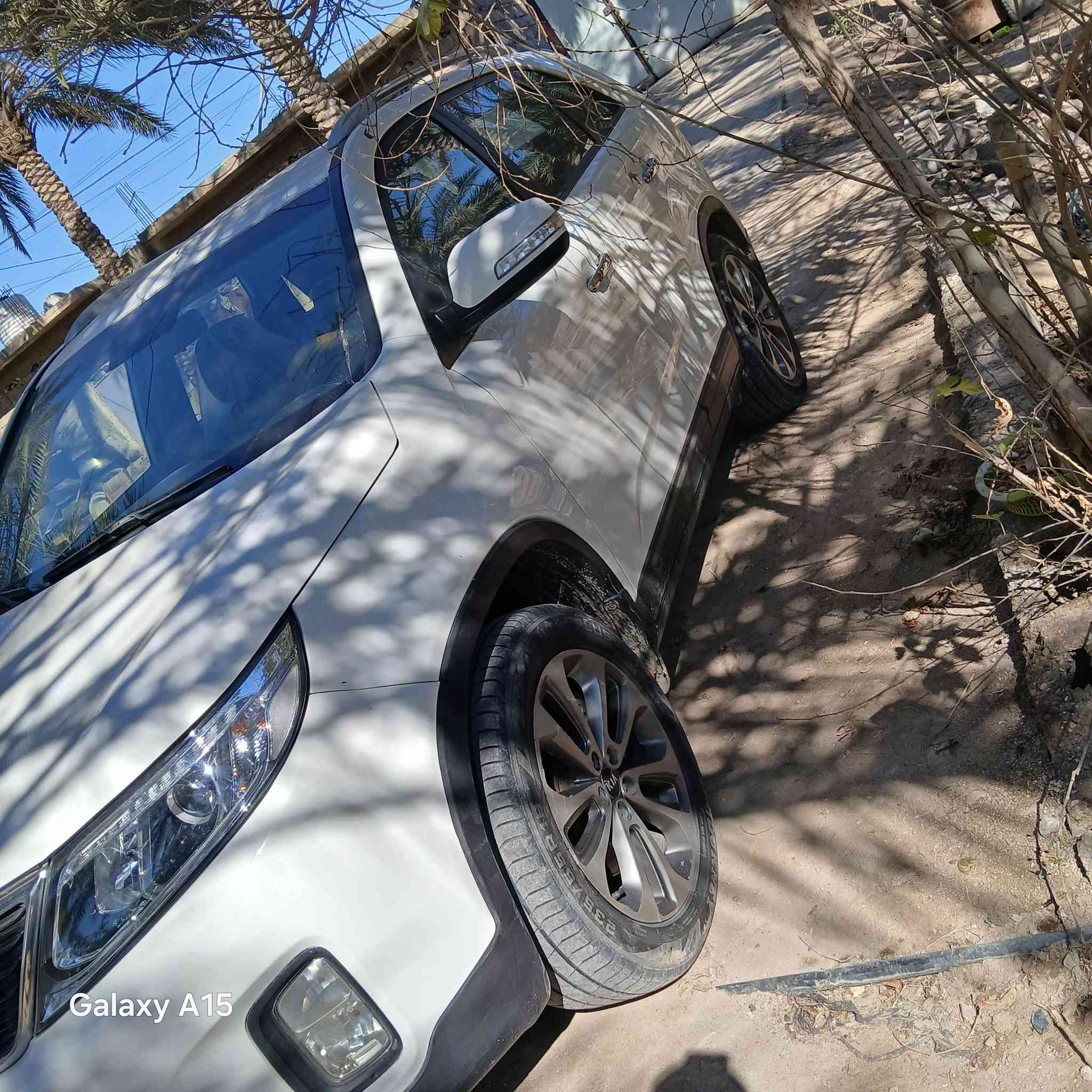 السلام عليكم  سورنتو مديل ٢٠١٥ خليجي فول ماعدا الفتحه والفور ويل ٦سلندر ٧ راكب السعر ١٩٠او بيه مجال قليل ***********
