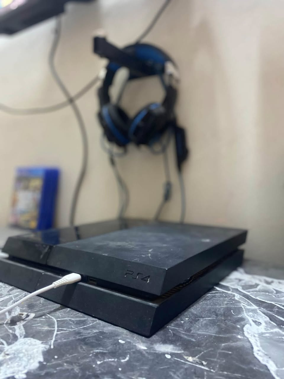 سلام عليكم شباب بلي 4 فات يلي نضيف جدا وملحقاته كامله يدة وحده ٣ أقراص درايفر  وهلال حرب و فيفه  ***********
