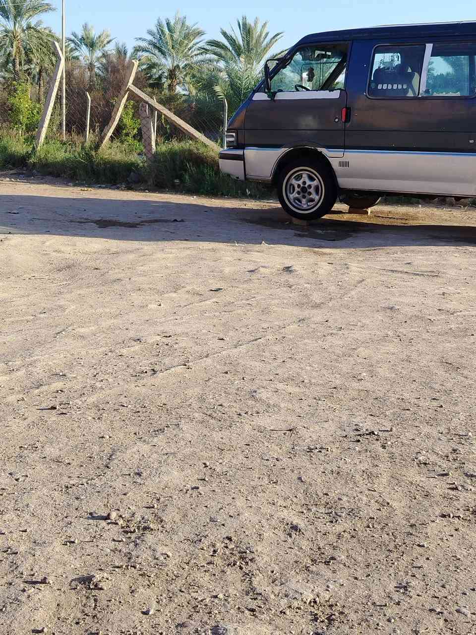 سلام عليكم كيا بستا للبيع  موديل ٩٥ سنويا ل ٢٧      ***********
