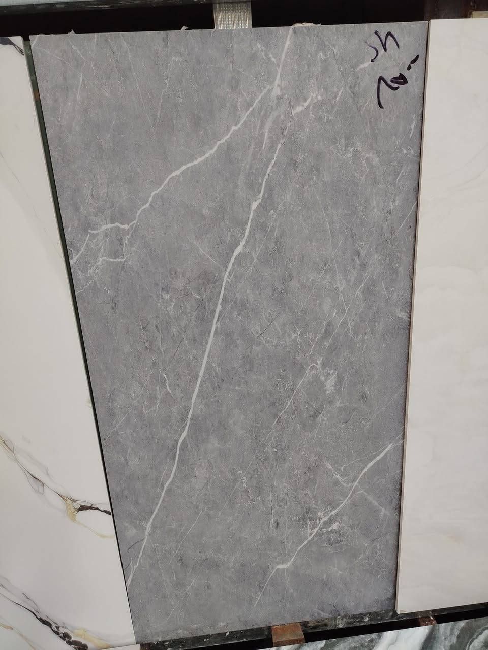 لوح بورسلين 60 ×120
إيراني المنشاء
متوفر لمعه و ناشف
درجه اولى
سعر 7500 سعر المتر
العنوان طويريج شارع 40
دارك للسيراميك والبورسلين
***********
***********
