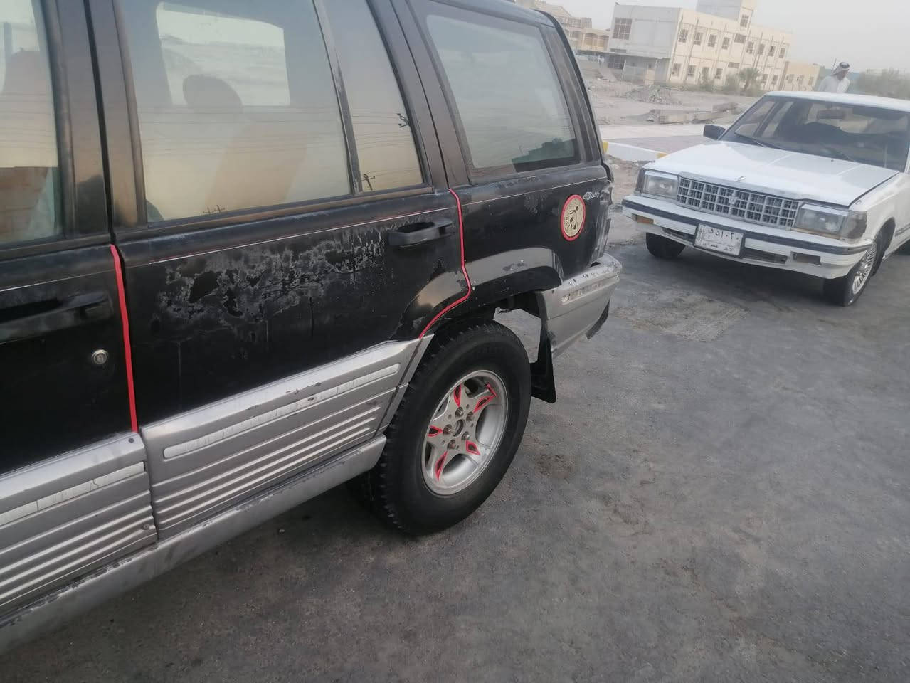 جيب شيروكي لبيع موديل 94مكينه وكير 2500 حداديه زينه تريد وكاله تريد تحويل سنويه ضايعه السعر 18وبيه مجال *********** مكان ناصريه سوك الشيوخ
