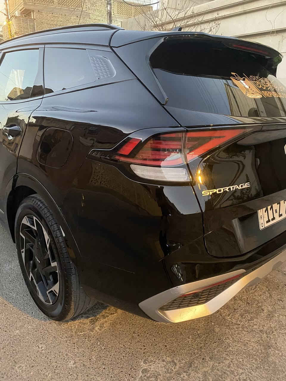 كيا سبورتج موديل 2024
فول برستيج اعلى فئة sx.prestige 
سيارة جديدة جدا ماشية 11000 الف ميل 
السعر 160 ورقه 
وارد امريكي
مواصفاتها :-
1. محرك 2500 GDi سمارت 
2. كير 8 نمر
3. ماشية 48 الف كيلو 
4. بانوراما
5. بصمة : تشغيل - ابواب - صندوك
6. صندوك كهرباء
7. شاشة كبيرة على طول الدشبول تدعم كاربلاي واندرويد اوتو وفول تحكمات
8. كيجات الكترونية متغيرة حسب الوضعيات
9. انظمة القيادة : سبورت - سمارت - نورمال
10. كشنات جلد 
11. كراسي كهرباء فول تحكم مع كشن امامي متحرك عند النزول اوتماتيك
12. اضواء ترحيب عند الاقتراب مع ترحيب داخلي عند الصعود او المغادرة
13. شحن وايرليس
14. منافذ تايب سي عدد 3 مع 2 في الكشنات ومنفذ يو اس بي ومنفذ جداحة
15. هاند بريك بصمة
16. اوتو هولد
17. كاميرات 360 مع كاميرات بالاشارات الجانبية مع وضعيات مختلفة للكاميرات
18. فول رادارات امامية وخلفية وجانبية
19. تحديد مسار ذكي
20. قيادة أليه ذكية
21. نقطة عمياء
22. كروز سرعة
23. تبريد وتدفئة كشنات مع تدفئة ستيرن
24. سستم صوت هارمن
26. خزن كشن سائق ميموري وضعيتان
27. ويل كب حجم 19 وحساس اطار 
تايرات بعدها بخطوط شركة
28. اشاير بالمري
29. تشغيل عن بعد
30. شاشة لمس متغيرة لتحكم الميديا او لتبريد
31. ستيرن فول تحكمات
32. السيارة مكانها بغداد /مدينه الصدر  
للاتصال  *********** 
رجاءً بدون خاص لان ما متفرغ
