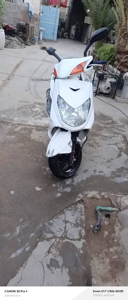 سلام عليكم شباب هاي دراجه للبيع نضيفه قبل سبوع جفته بلوك كامل سعر 385 وبيه مجال رقم ***********
