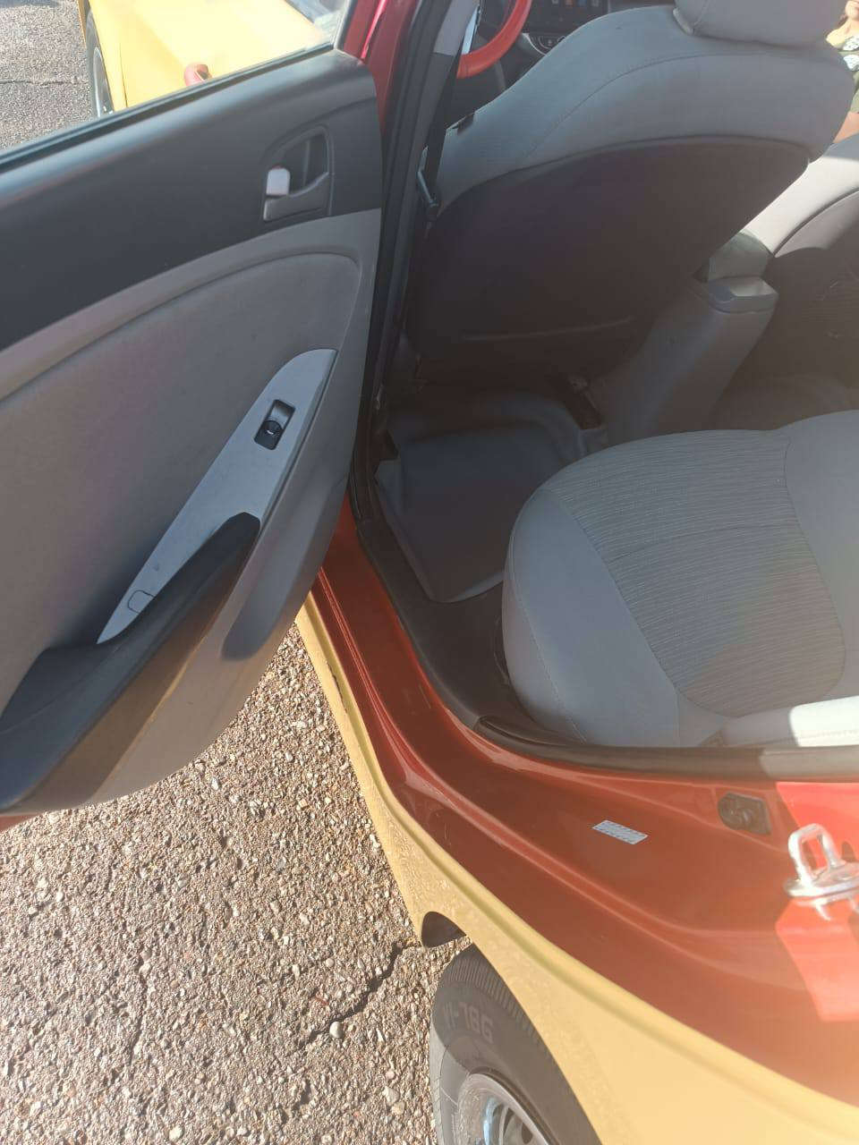 السلام عليكم اكسنت للبيع 2015 وارد امريكي ضررها جاملغ وبنيد با امريكا والباقي مكفول سيارة حلوه وكاعده بدون دواخل مكان السياره بغداد ابو غريب السعر 85وبيها مجال ***********
