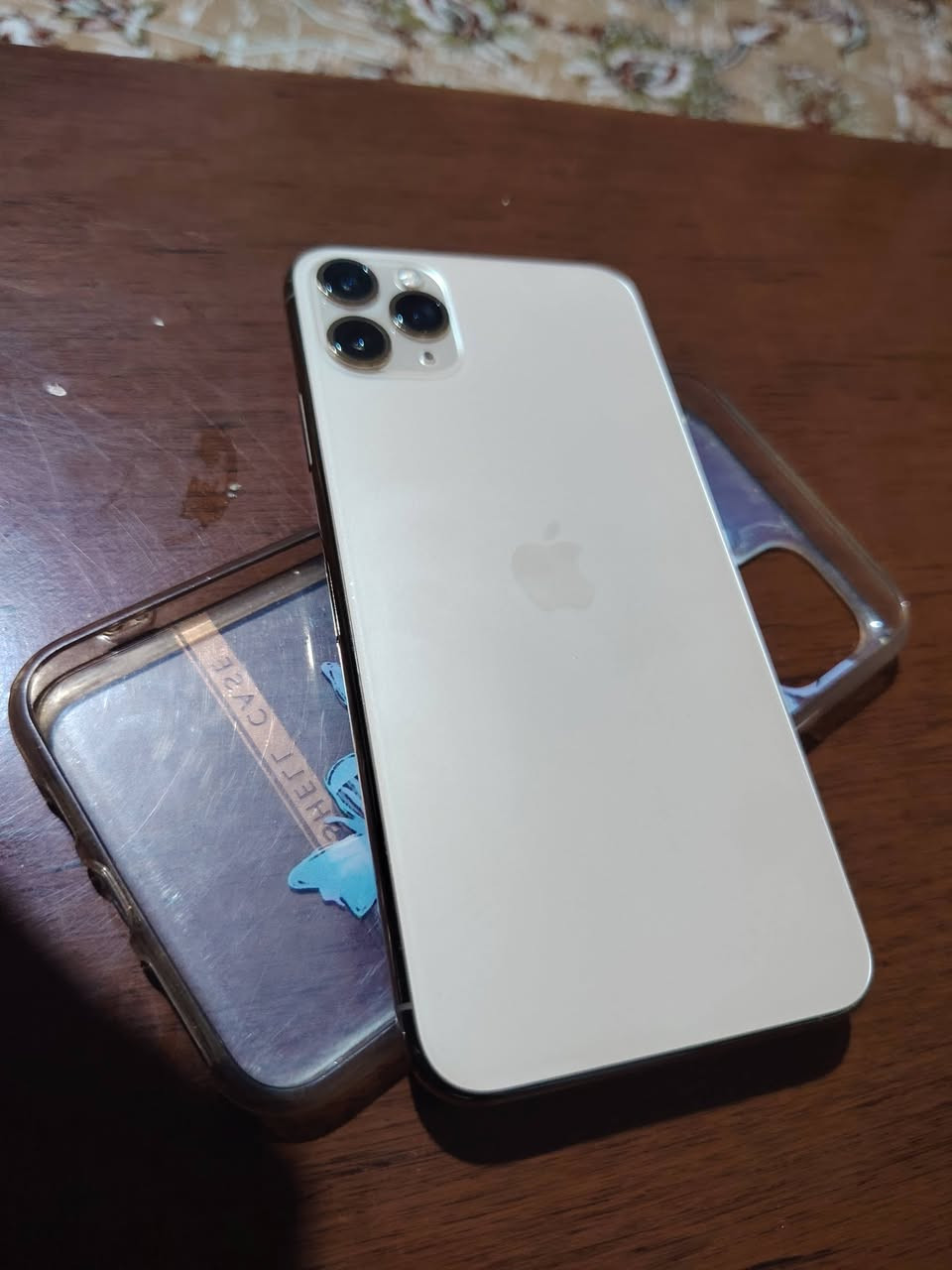 سلام عليكم ايفون ١١ برو ماكس ذاكره ٥١٢ بطاريه ١٠٠مبدل بطاريه وكاله وأيسي شحن اصلي تفصيخ السعر ٣٢٥ وبي مجال للأستفسار *********** المكان الصويره
