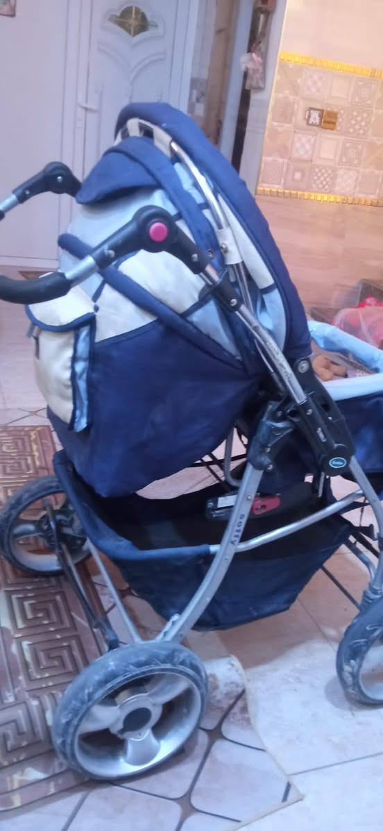 عربانه طفل تحمل وزن ثقيل يده جهتين تايرات كبار جبليه تتصفط جلوس +منام+كركوت ينفتح أيضا جنطه بالخلف مخزن اسفل العربانه سعرها 90 وبيها مجال


**إذا كنت صاحب هذا الإعلان وتريد حذفه لأي سبب، رجاءا أرسل رسالة إلى الدعم الفني**