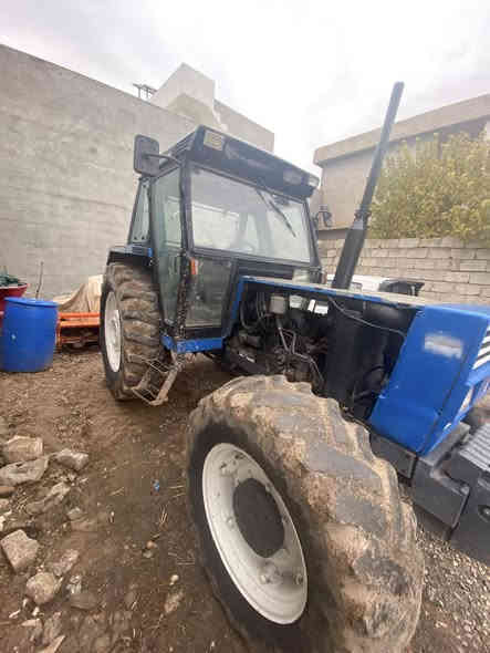 سەرەتا بەناوی خودا  تراكتور فيات بؤفرۆشتن مۆدیل 2003 گێر مەکینە اکسل بەشەرت  تەراکتۆرە کە  پارچەیە   رقم ***********
