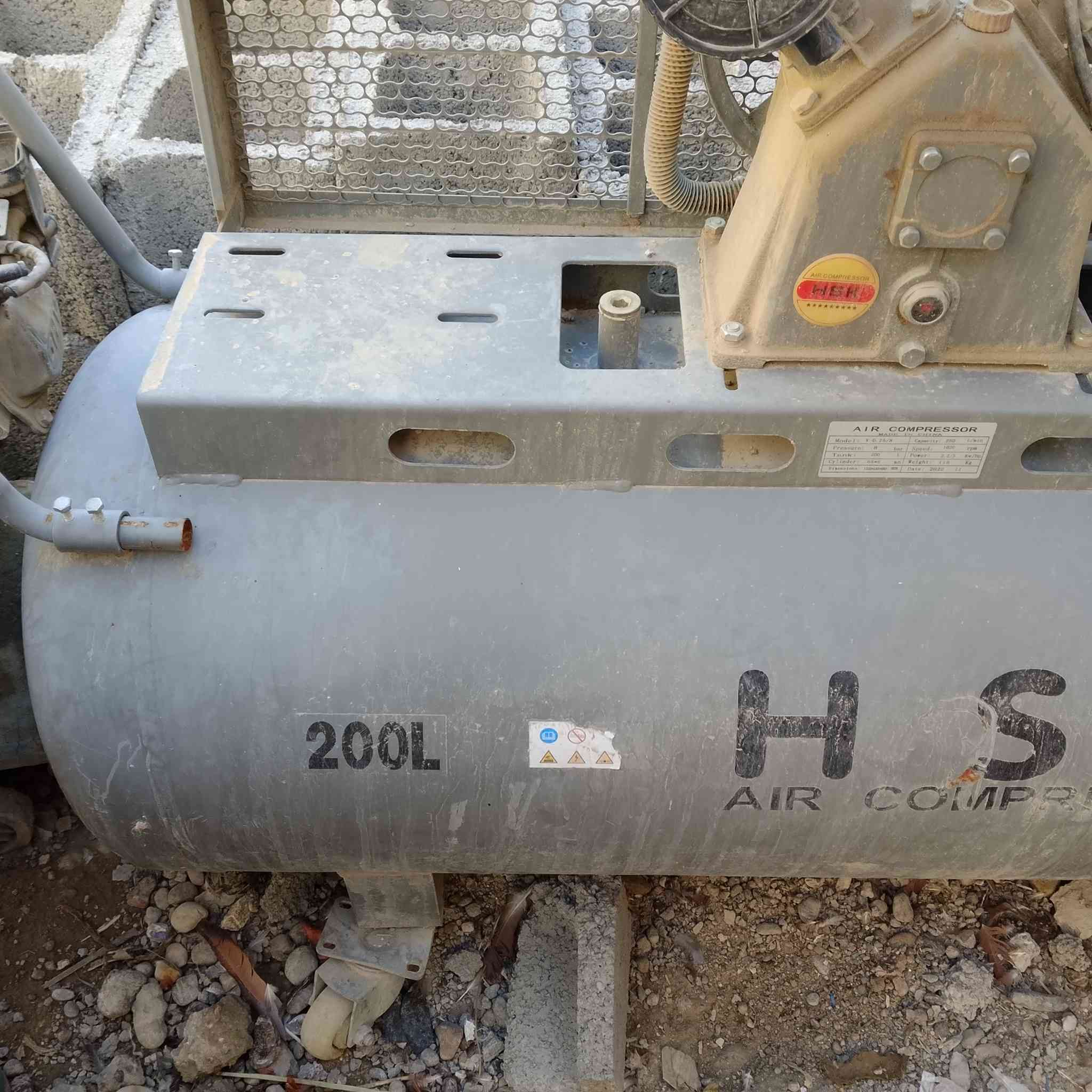 سلام عليكم
كمبريسر هواء لبيع
المكان بغداد الحريه
الرقم ***********
