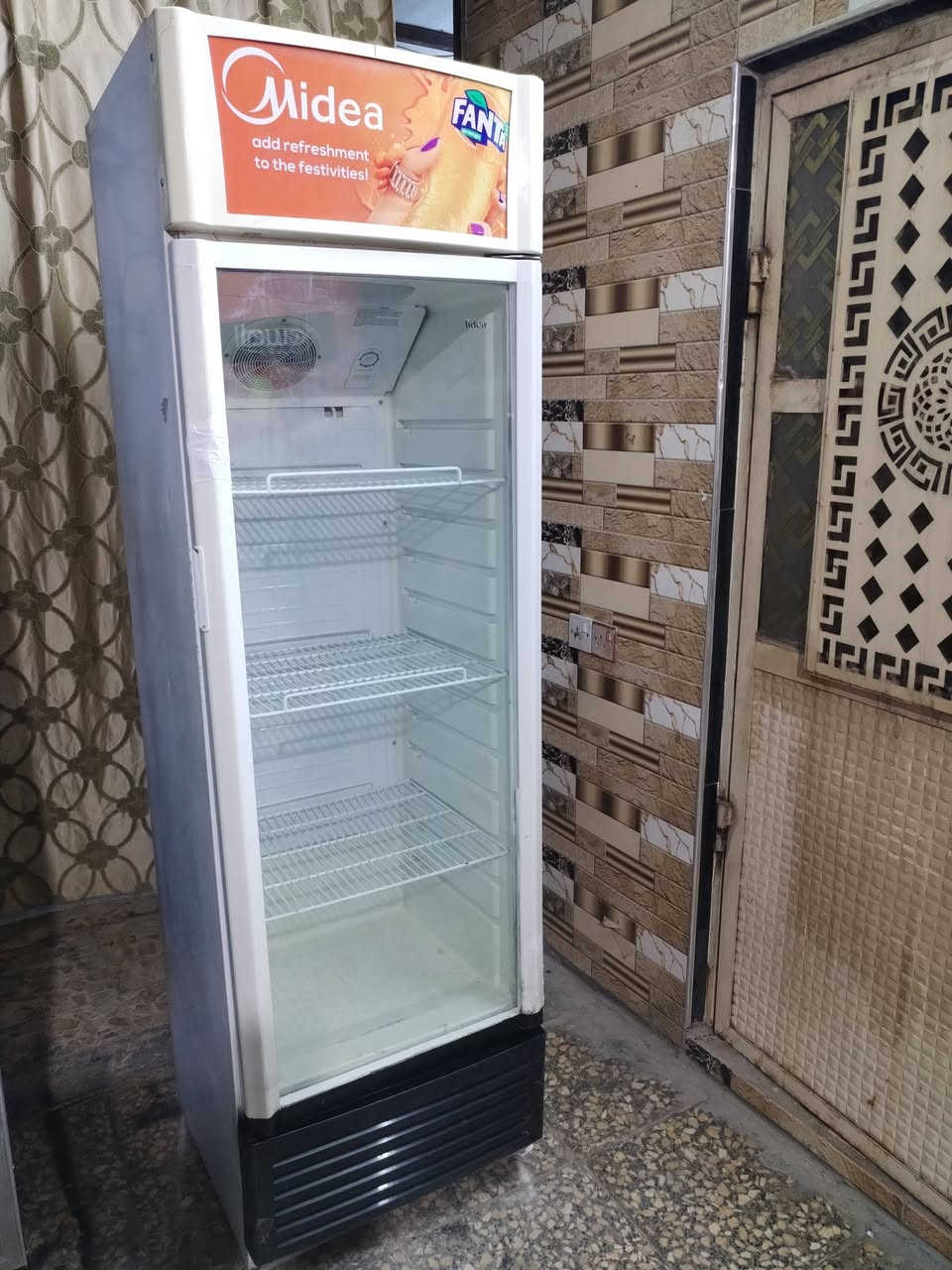 عارضات عمودي عدد 3 السعر كلهن 600 العنوان بغداد حي اور الشراي يتصل على هذا الرقم ***********

