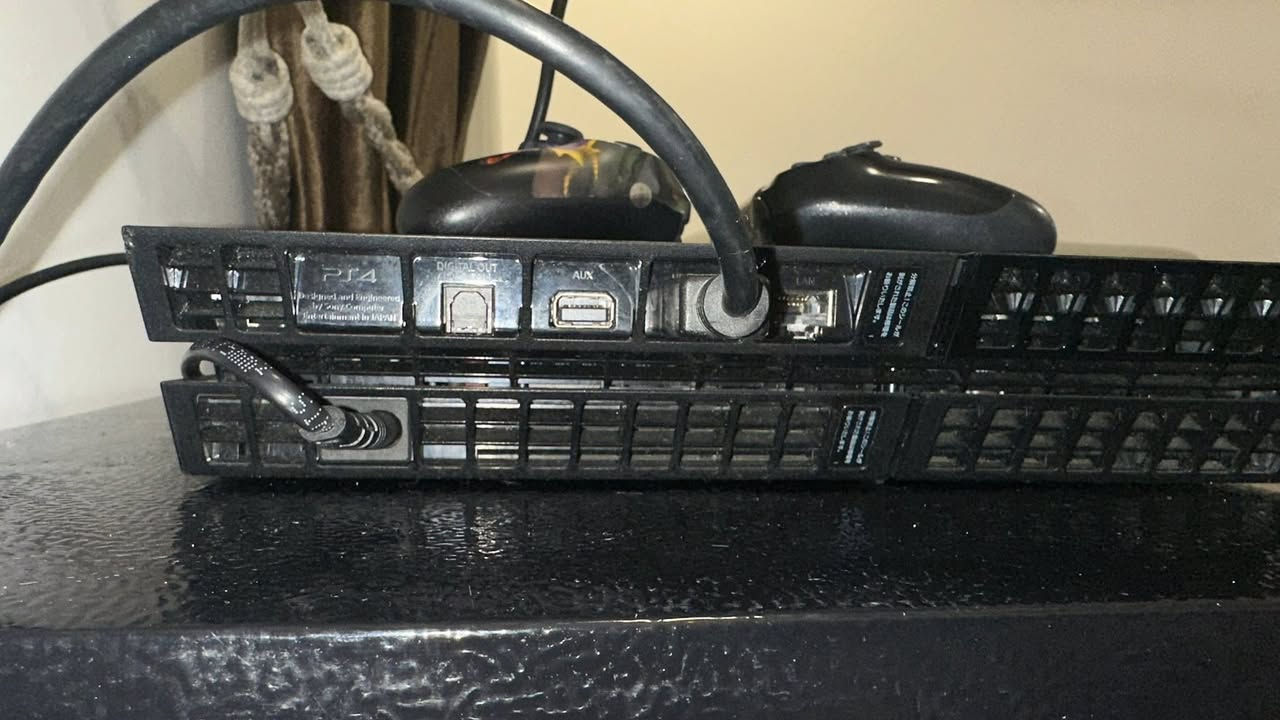 بلي فور فات مهكر 
ذاكرة 500
3 جوستكات
وايراته كاملة
وبي 7 العاب
الجهاز لك ستيكر ممفتوح
220 وبي مجال


**إذا كنت صاحب هذا الإعلان وتريد حذفه لأي سبب، رجاءا أرسل رسالة إلى الدعم الفني**