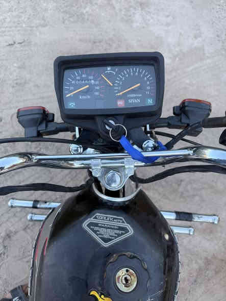 للبيع بسعر 600 الف وبيه مجال لشراي
او مراوس بسايم او بطح نضيف وانطي فرق 
سيفان 21 نضيف كلش محرك نضيف سبانه ما ممدوده عليه 
دبلات وشاشه وبلاجكتورات بومه كلهن جدد صار شهر 
وصالصنة بدلته جديد غير الي بصور 
قيق بانزين جديد غير الي بصورة
خمسة كير شلعته كلش قوية وصوته ناعم 
تايرات جدد 
تشغيل صلف 
مكاني كرمة حسب اتفاق توصيل 
***********
بالواقع انضف من صور
