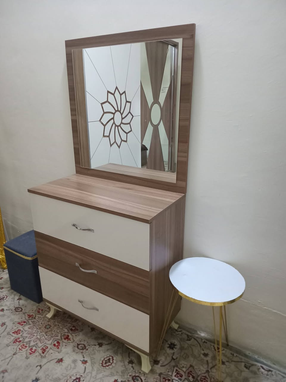 *********** مكلف بنشر للبيع مكانه رمادي تأميم سعر 350
