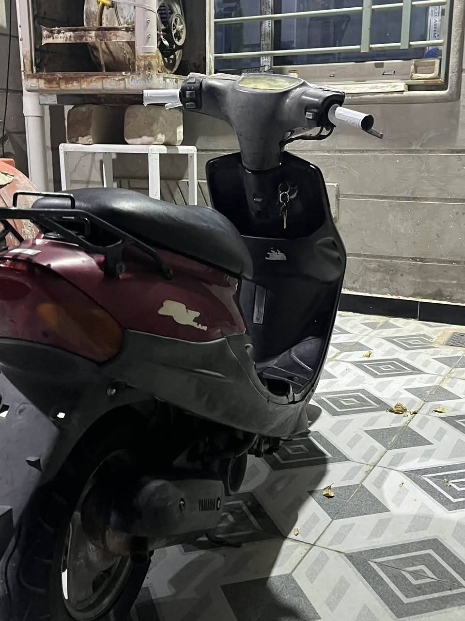 دراجه بيجي للبيع السعر 450 وبيه مجال دراجه حلوه شلعه معدله دراجه مفتوحه بوشه وبستم أصليات الون ماروني🔴 المكان سماوه السكك الرقم ***********🌹
