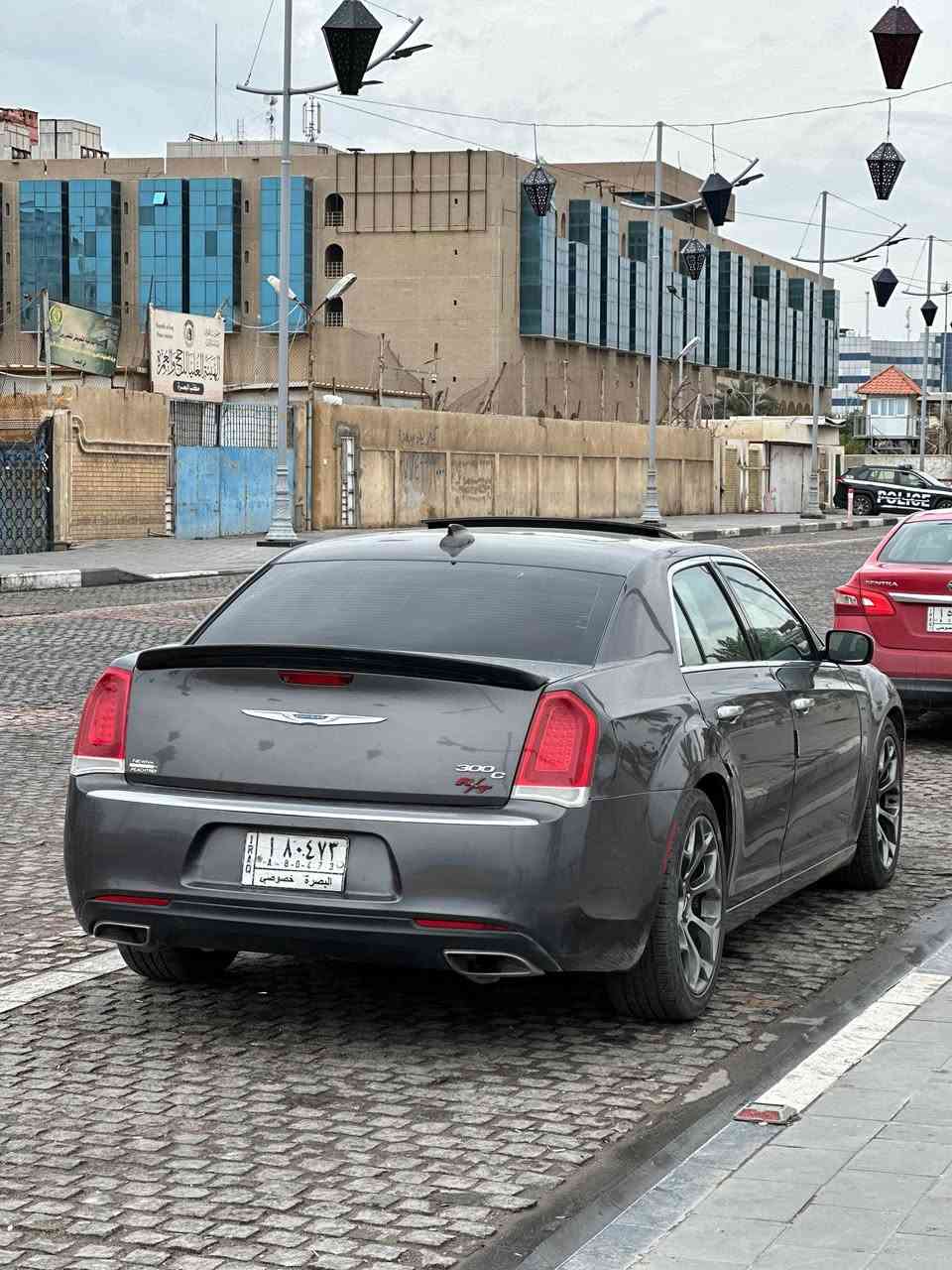 سلام عليكم
كلايسر اوباما V8 5700 2018 هيمي  ستوك للأخير حتى حجر بيئة بعده دواخل بلاتينيوم رقم بصرة باسمي 
حادثها جاملغ الأمامي مبدل جهة الأيمن فقط  
ماشية 179 الف km 
استخدام بيت 
مواصفات 
فتحه سقف بانوراما
* جناح خلفي
* ويل قياس 20 
* مصابيح أمامية زنون 
* كشافات الضباب زنون .
كشنات كهرباء 
* مقاعد أمامية تبريد وتدفئة .
* ⁠خلفية تدفئة 
دوس بانزين وكهرباء
* تشغيل عن بعد .
* ستيرن كهربائي .
* تدفئة ستيرن .
* محدد سرعة .
* شاشة كار بلي 
* كاميرا خلفية .
* مرايا متحسسة للاضاءة العالية .⁠
* ⁠دواخل صاج 
كشنات جلد 
ب215 وبيها مجال 
تواصل ***********
مكان سيارة بصرة
