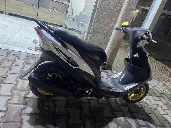 السلام عليكم 🫡 
ماكس عدلة للبيع دراجة مزوعة تزويد 

1 صدر رياضي 

2 قبق عنبار اصلي رياضي

3 ويل كب رياضي ذهبي 

4 قطرة دهن رياضي 

5 مسجل 
6 ستان صفح رياضي 
7 فج رياضي 
8 عضمة سكليتر رياضي سبع ألوان 
9 يدات بريك رياضي 

دراجة كاملة مكينة خير من الله حلوة كعربائيات كلها شغالة حتة نصبتهة حلوة العنوان العبيدي قرب التربية القديمة ألسعر 600 وبيها مجال رقم الموبايل *********** وبي واتساب
