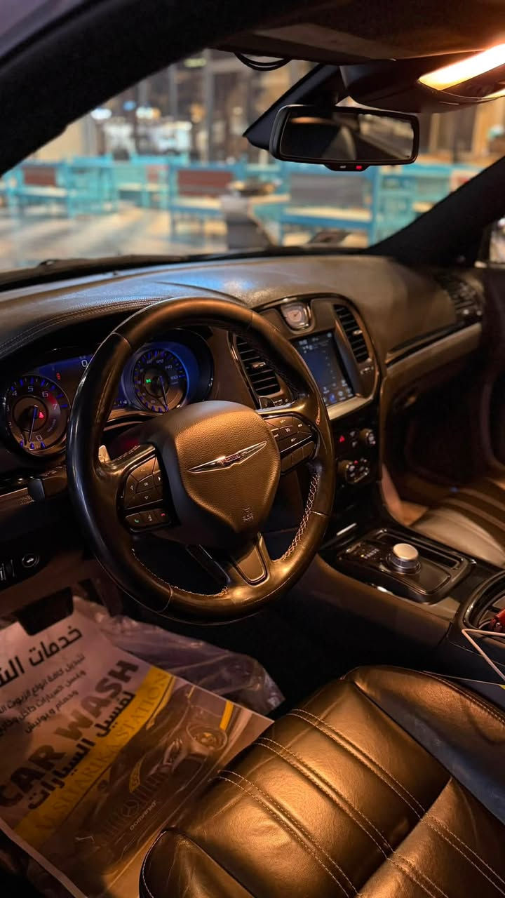 سلام و عليكم كراسيلر اوبما2020
فول السياره 300S
المحرك 5700RT
السياره جديده جداً 
تفريغ 
برمجه 
ولف حماوه 
بوبات كتم الصوت
ويلsrtاصلي 
صدر امامي خلفي جديد تخم تاير جديد
حادث السياره جاملغ خلفي صبغ باب خلفي صبغ 
بدون دواخل بدون ايرباك بجم كبس
ماشيه64ميل 
مكاني بغداد
ترهم بيع او مراوس 
رقمي***********

