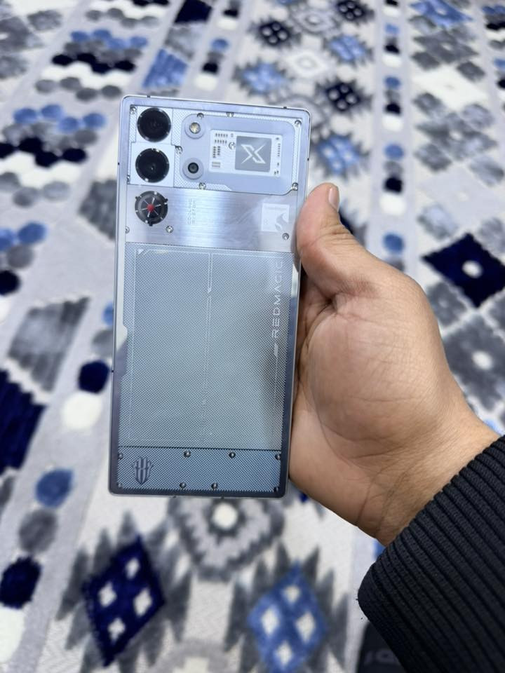 ريد ماجك 10 برو ذ 512 نضافه 100/100 
السعر 800 
***********
