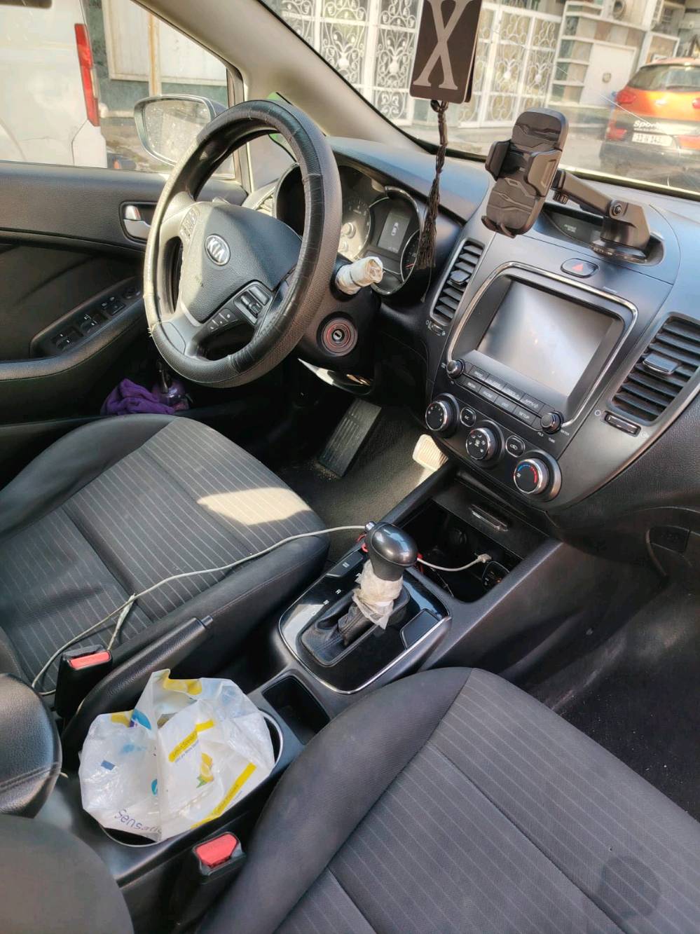 فورتي للبيع 18 ماشيه 141 الف البنيد سبق او جاملق والباب شويه كلير المحرك مفتوح مقفل رواجز او كازكيت بيهه طخات خفيفه مكاني بغداد الدوره ***********
