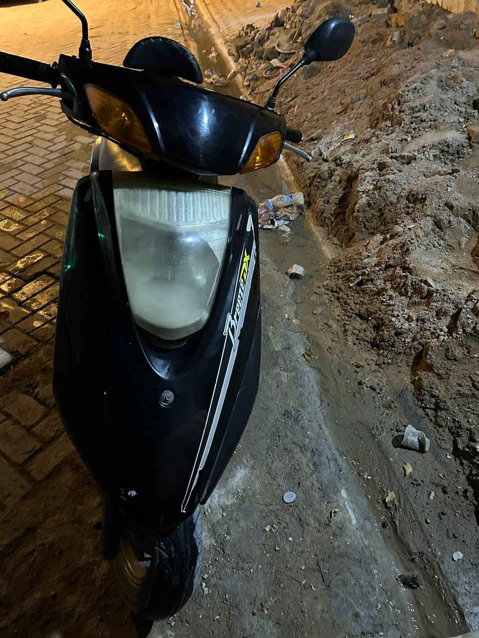 بريز للبيع مكينة ناعمة شغالة وشكلها حلو بس ينرادلها باتري رايدها 525 وبيها مجال  *********** مكاني بغداد مدينة الصدر
