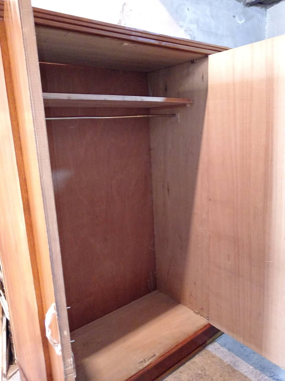 كنتور خمس ابواب صاج شغل تزكام الظهر جرجوبه  نظيف جدا للتواصل ***********
