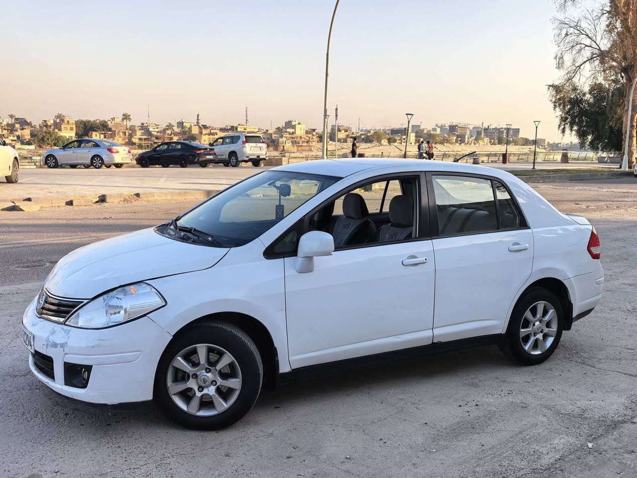 سلام عليكم 
نيسان فيرسا موديل 2009
ماشيه 210000 الف
محرك 1800كير at
رقم بغداد هزه وفحص جديد باسمي
شاشه وكامره داخل دوشمه جديده
سنتر لوك اربع جام كهرباء
بيه صبغ 4 قطع وبارد كم مكان بسيط
كير ومحرك مكفول بيه نقص راديتر تبريد فقط ميكلف 100 الف هو وغازه دهن وفلاتر جديد صدر نص عمر تايرات زوج امامي جديد مكاني بغداد للاتصال *********** سعر 75 ورقه وبي مجال بسيط
