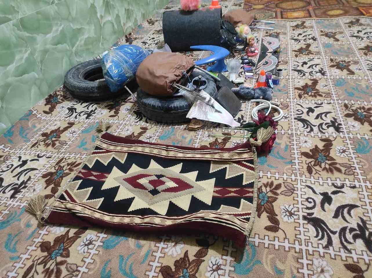 سلام عليكم جنبزت تكتك
مضخم شغال 
اضافة سماعات شغاله 
اضافة نشرت العيون شغاله
اضافة تاير ويل
اضافة تاير
اضافة تجوات 3 
اضافة هورنات بوش شغالت هنه وراسطتهن***********
