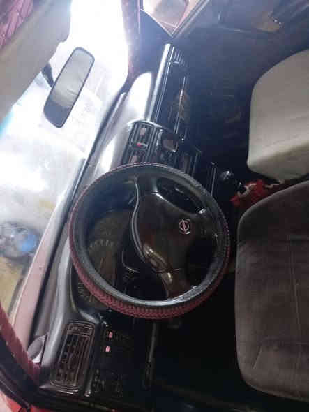 اوبل فكترا محرك 20
رقم دولي لل2030 هزه جديده
شرط كير ومحرك تايرات جدد حجم ١٥
سياره معمره وحلوه السعر ٣٢ وبيهه مجال 
***********
