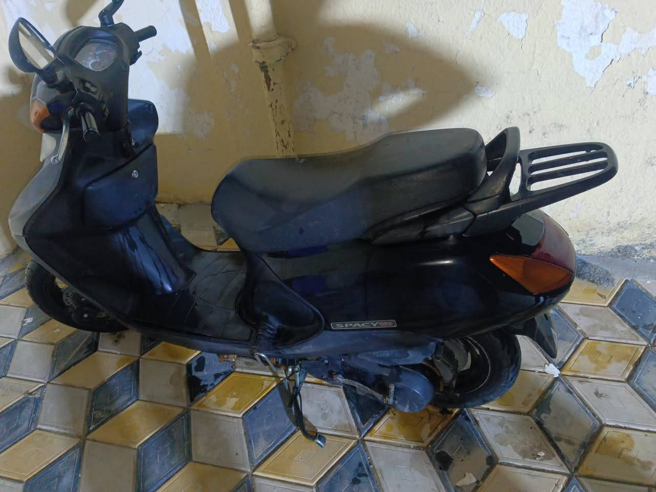 سبيسي ياباني جاهزه للمطارده شلعه فد شي كابريتر بلادي السعر 700 وبيه مجال اتصل على الرقم *********** اني مكلف
