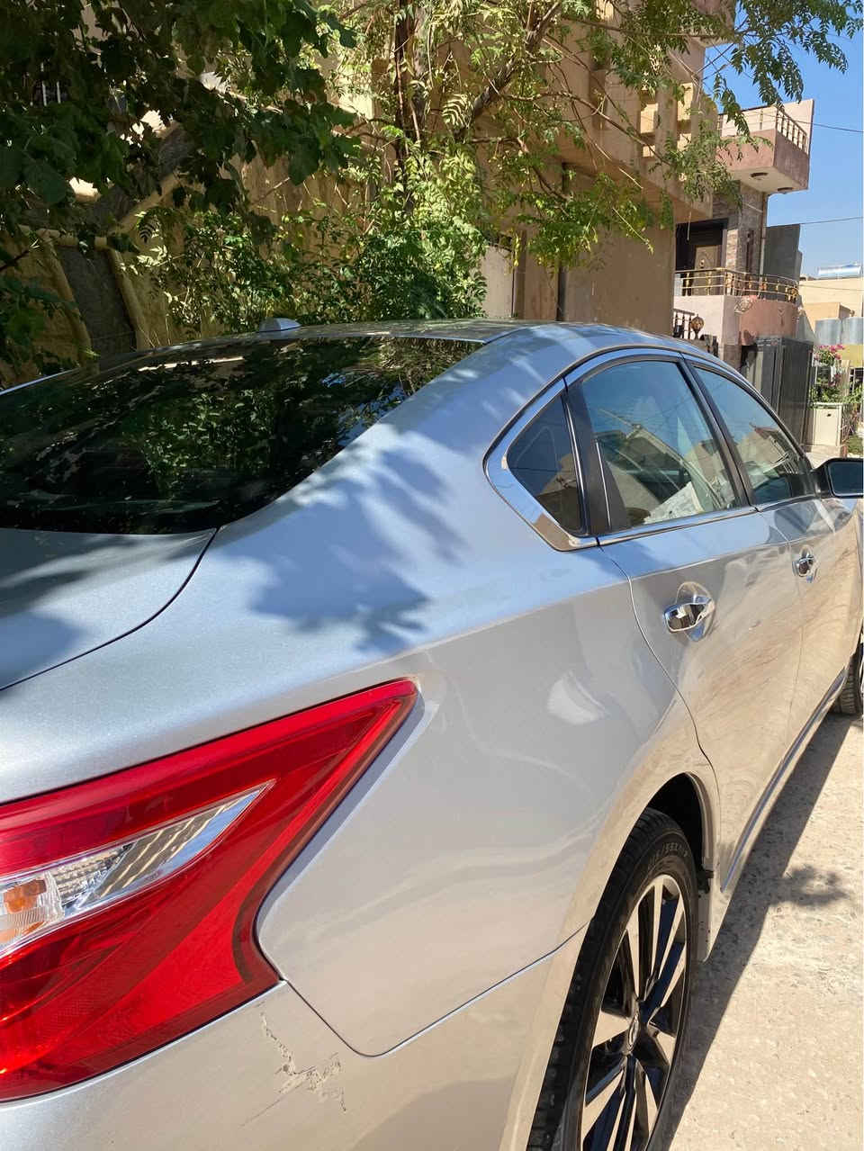 نيسان التيما موديل 2018svسيارا بسمي تحويل ثاني يوم  بي كابون بانزين قطعتين بي جاملغ امامي +باب سكن امبدل كير محرك شرط مكان كركوك رقم تلفون ***********سعر 125او بي مجال كركوك, العراق
