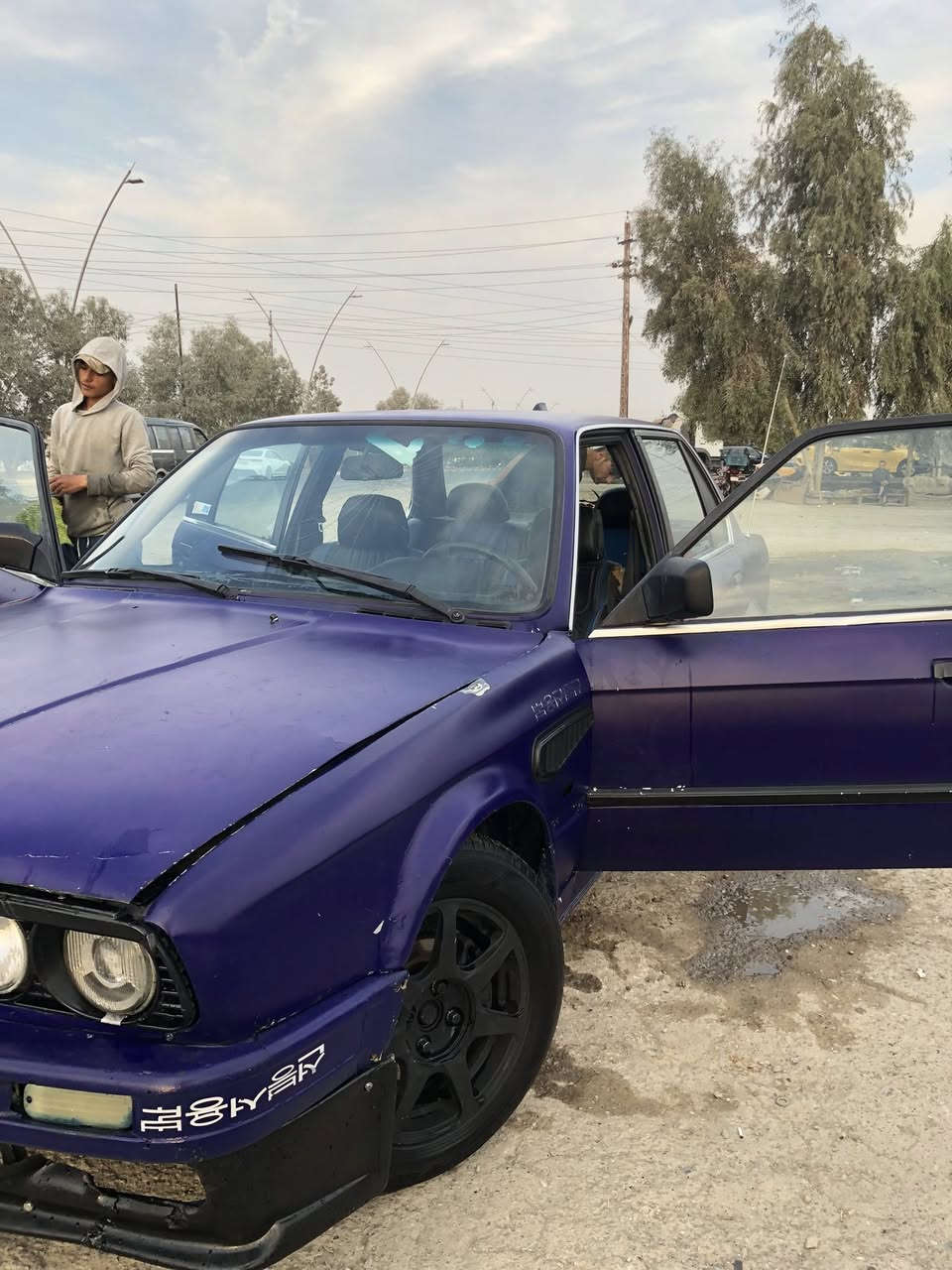 أهلاً وسهلاً بالجميع! BMW زعرة موديل 1992 
23$


**إذا كنت صاحب هذا الإعلان وتريد حذفه لأي سبب، رجاءا أرسل رسالة إلى الدعم الفني**