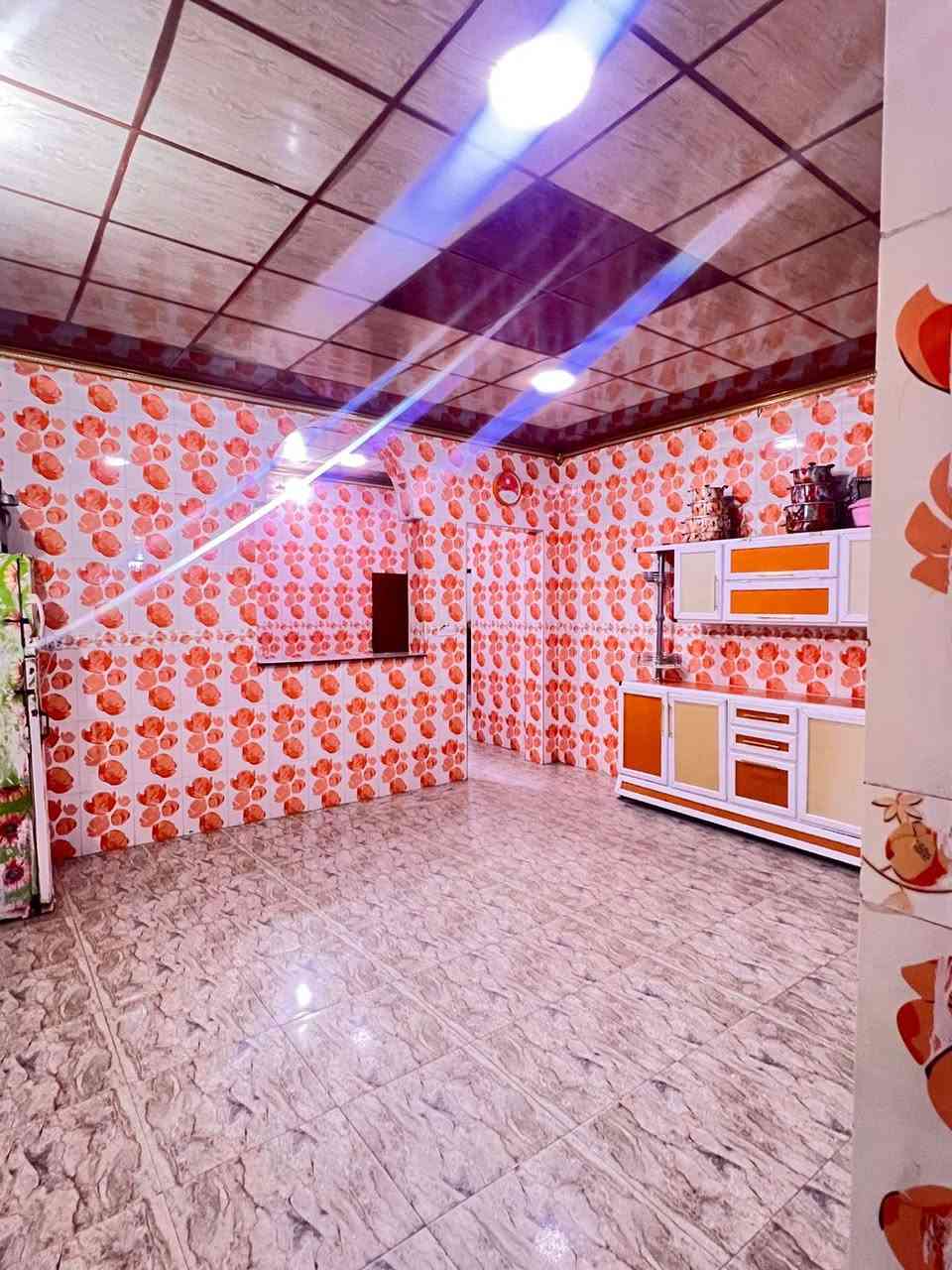 دار طابقين للبيع القادسيه منطقة التاهيل 
300م (10*30) شارع15

محتويات الدار :-

 4 غرف نوم 
صاله كبيره 2
صالة استقبال 
حديقة 
صحيات 3
بناء 2017 

الأستفسار:- مكتب نصير للعقارات 
القادسية - وسط شارع قطعة 500
*********** 

نرفق لكم صور الدار
