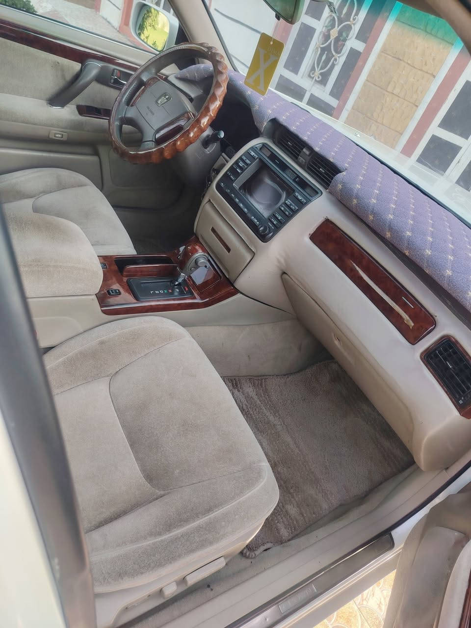 ملكة 2001 دكمتين مكفولة من الكص والتبريد وكير ومحرك مشروع وطني قرار 48 سيارة بمسي العنوان الحلة الدبلة
السعر 132 وبيها مجال
***********
