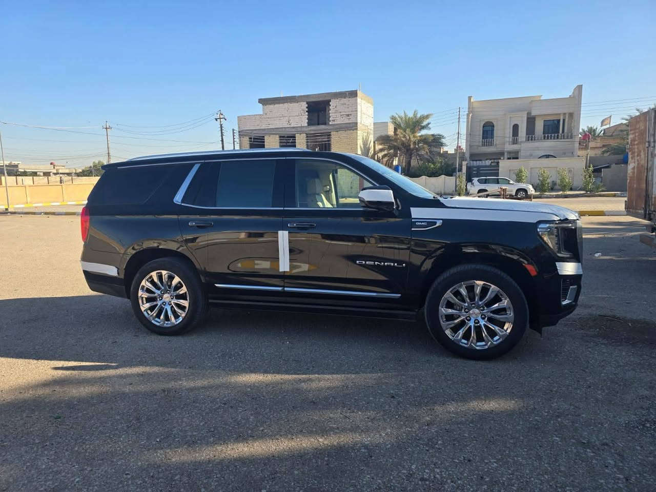 جمسي دنالي وكالة منصور موديل 2022 أعلى مواصفات خليجي دنالي فول VIP كشن منفصل ودواخل ملكية سيرفس شركة مكينة وكير حدادية كهربائيات كاملة بدون أي نقص ما مفتوح بيها أي شي مكينة وضع شركة رقم بغداد الجديد كفالة عامة مغلفة المحرك بنزين 8 سلند

المواصفات
بانوراما
داتا شو
داخل أبيض أوف وايت
شاحن وايرلس
مراية وسطية كاميرا
7 مقاعد
جكات
كاميرا محيطية 4 اتجاهات
كيج ديجيتال
بصمتين شركة
صندوق كهرباء
ثلاجة
كشنات كهرباء
رادار خطوط
كشنات تبريد وتدفئة وخزن
لايت LED
تبريد خلفي منفصل
إطفاء ذاتي
حساسات أمامي وخلفي 360 درجة
إنارة ترحيب بالأبواب
الماشي 95 ألف كيلومتر

رقم *********** مكاني كربلاء
