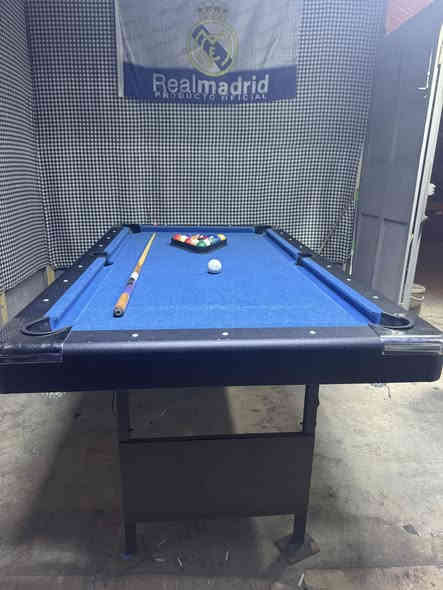 سلام عليكم متاح بليار حجم خاص الطول متر أو تسعين والعرض متر وثمانيه يجي ويا كيوب واحد أو طوباته مثل ما موضح بالصوره سعر 500 مكاني كركوك تواصل ***********
