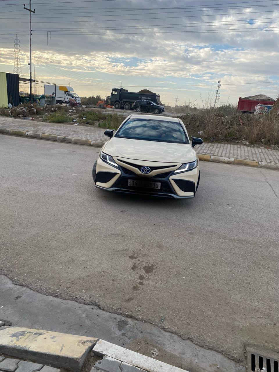 السلام عليكم تويوتا كامري تكسي دبي هايبرد خليجيه مصبوغه قطع  موديل 23 رقم بصره دولي مكانها الكوت سعرها 140بيع اومراوس السياره جاهزه من كل النواحي ***********
