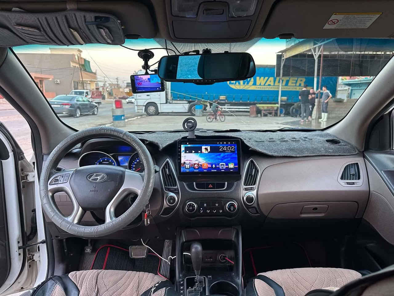 سيارة تكسون موديل ٢٠١٤ منزل الضرر الي بيها المكان الموصل السعر 130ورقة وبيها مجال للعلم التبريد ميشتغل ماعندو مجال يفرغ الها وبأسم الشخص المكلف للنشر للتفاصيل وللشراي  ع ***********
